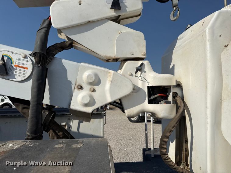 image for item DZ5245 2019 RAM 5500HD bucket truck