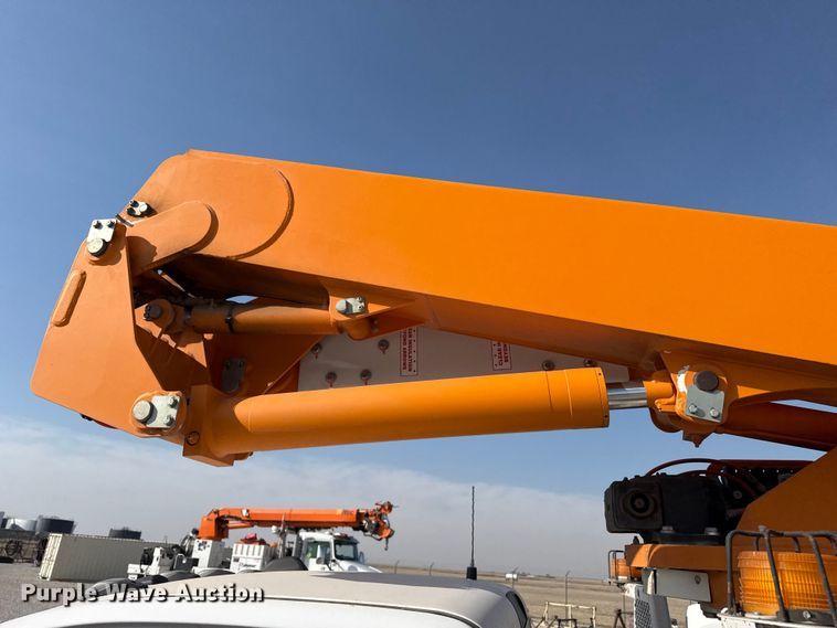 image for item DZ5245 2019 RAM 5500HD bucket truck