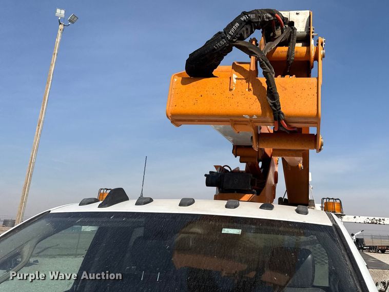 image for item DZ5245 2019 RAM 5500HD bucket truck