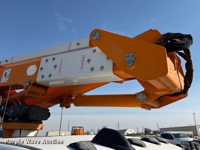 image for item DZ5245 2019 RAM 5500HD bucket truck