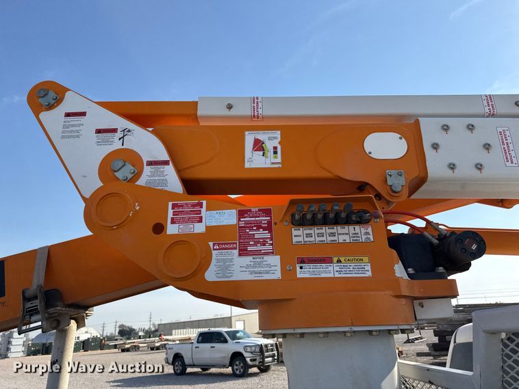 image for item DZ5245 2019 RAM 5500HD bucket truck