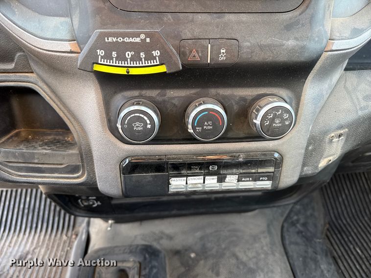 image for item DZ5245 2019 RAM 5500HD bucket truck