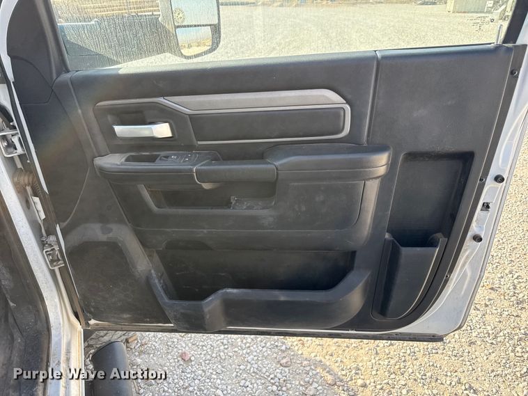 image for item DZ5245 2019 RAM 5500HD bucket truck