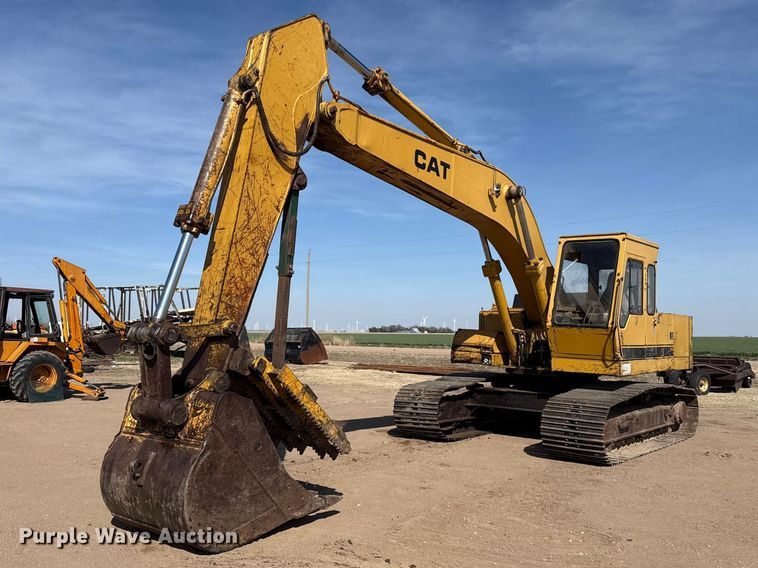 image for item DZ5260 1990 Caterpillar E240 excavator