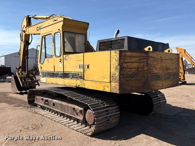 image for item DZ5260 1990 Caterpillar E240 excavator