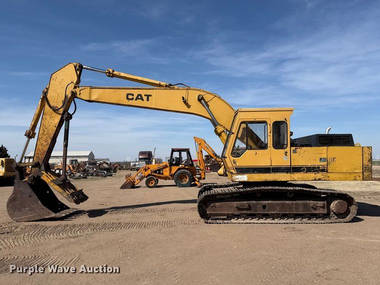 image for item DZ5260 1990 Caterpillar E240 excavator