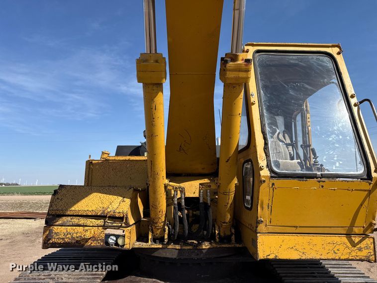 image for item DZ5260 1990 Caterpillar E240 excavator