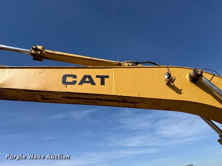 image for item DZ5260 1990 Caterpillar E240 excavator