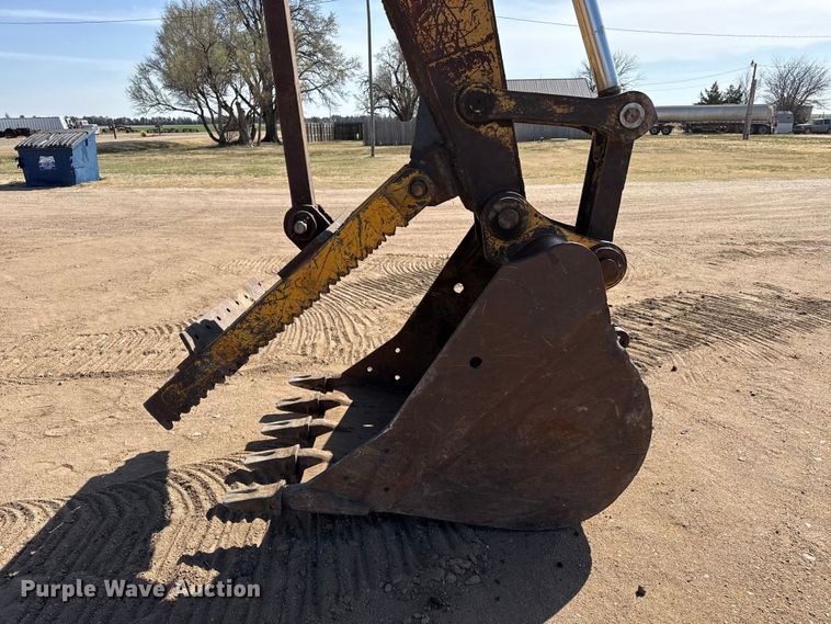 image for item DZ5260 1990 Caterpillar E240 excavator
