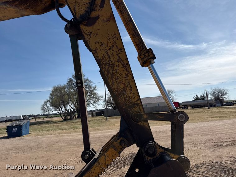 image for item DZ5260 1990 Caterpillar E240 excavator