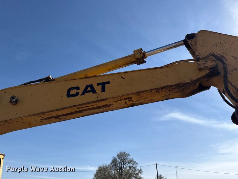 image for item DZ5260 1990 Caterpillar E240 excavator