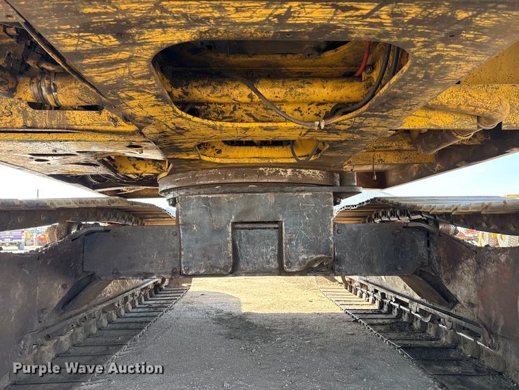 image for item DZ5260 1990 Caterpillar E240 excavator