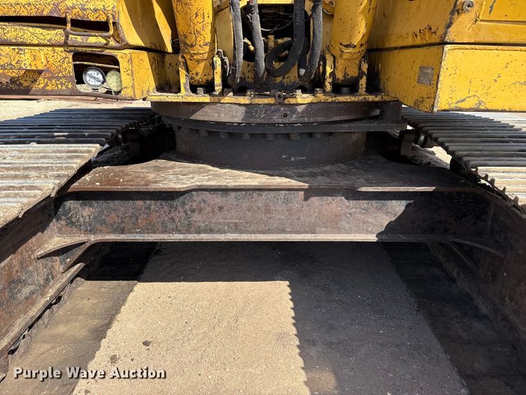 image for item DZ5260 1990 Caterpillar E240 excavator