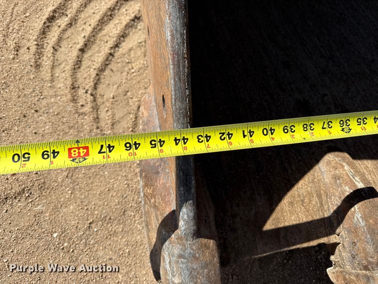 image for item DZ5260 1990 Caterpillar E240 excavator