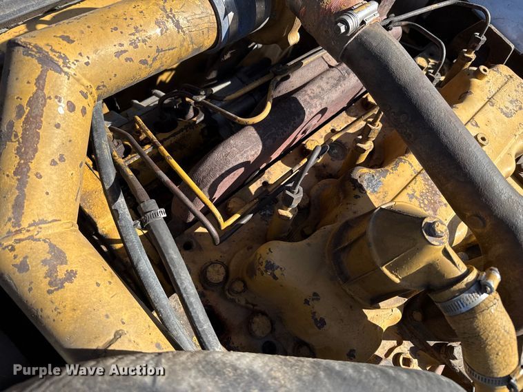image for item DZ5260 1990 Caterpillar E240 excavator