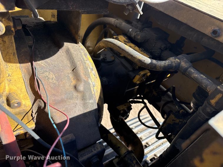 image for item DZ5260 1990 Caterpillar E240 excavator