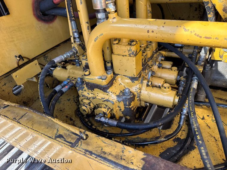 image for item DZ5260 1990 Caterpillar E240 excavator