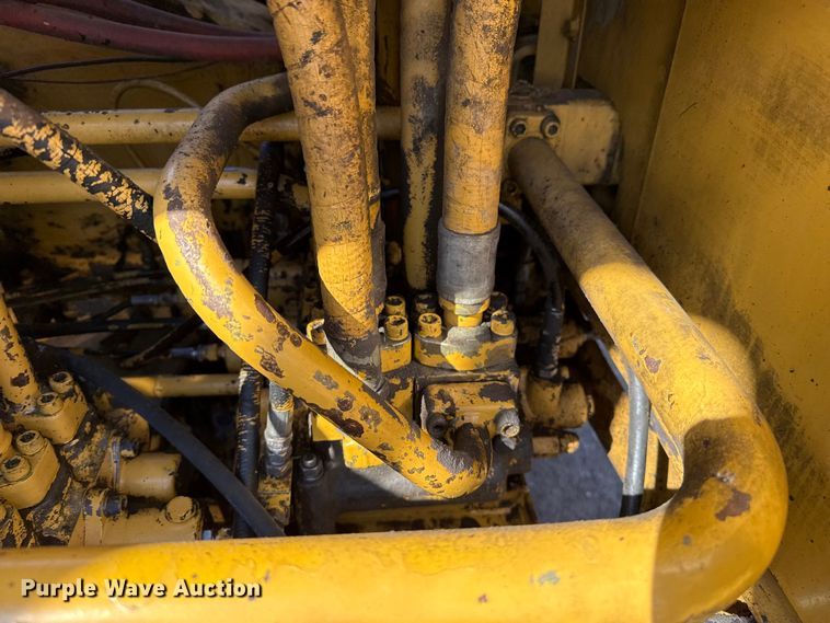 image for item DZ5260 1990 Caterpillar E240 excavator