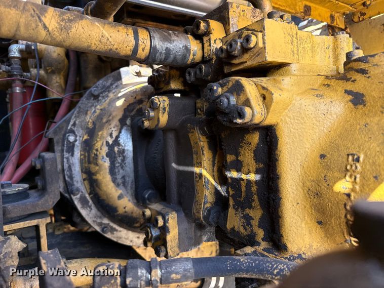 image for item DZ5260 1990 Caterpillar E240 excavator