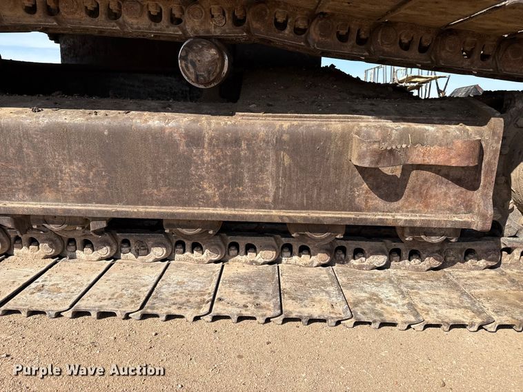 image for item DZ5260 1990 Caterpillar E240 excavator