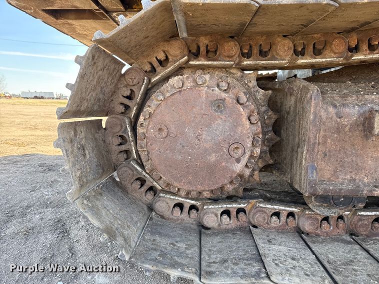 image for item DZ5260 1990 Caterpillar E240 excavator