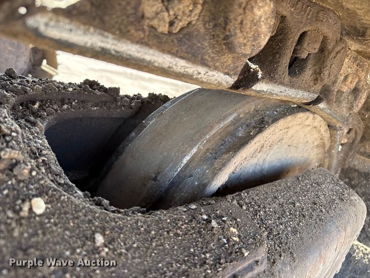 image for item DZ5260 1990 Caterpillar E240 excavator