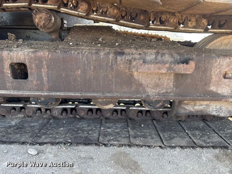 image for item DZ5260 1990 Caterpillar E240 excavator