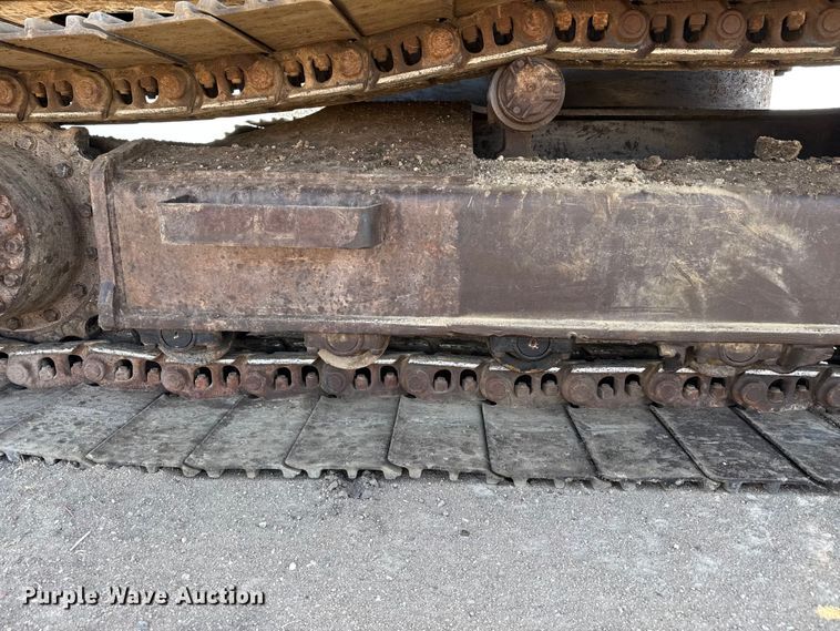 image for item DZ5260 1990 Caterpillar E240 excavator