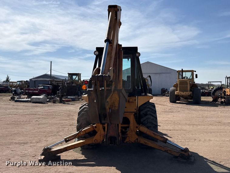 image for item DZ5261 Case backhoe