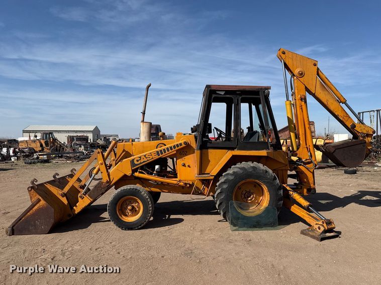 image for item DZ5261 Case backhoe