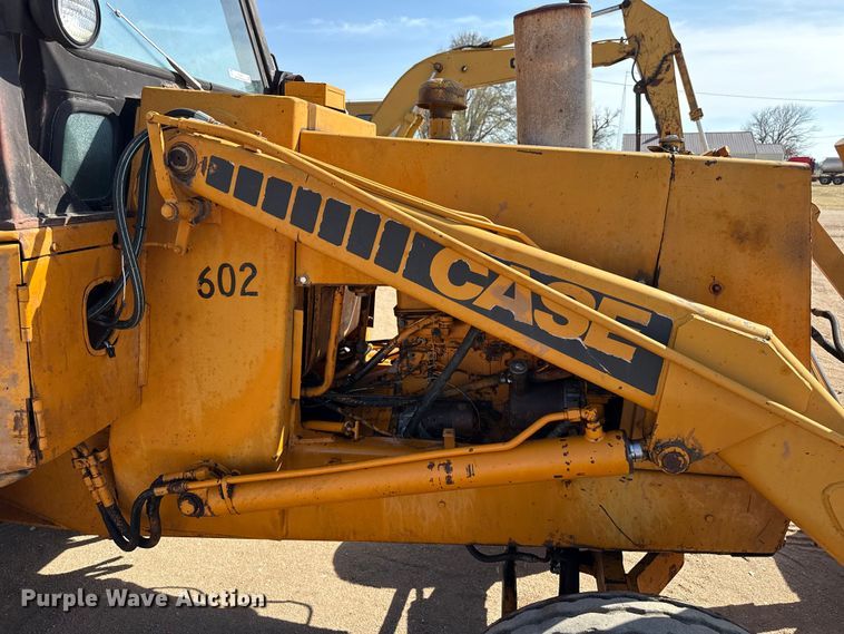 image for item DZ5261 Case backhoe