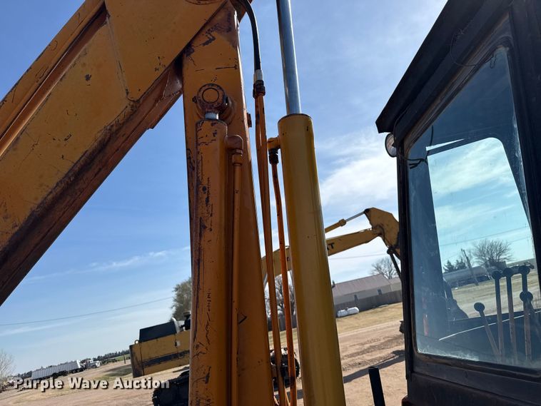 image for item DZ5261 Case backhoe