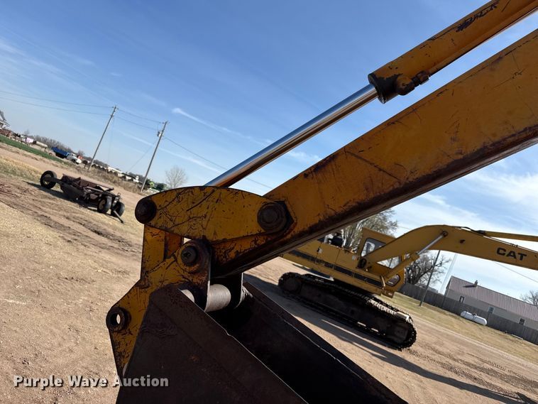 image for item DZ5261 Case backhoe