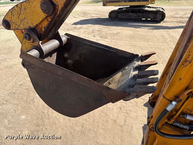 image for item DZ5261 Case backhoe