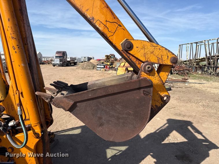 image for item DZ5261 Case backhoe