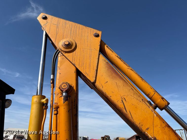 image for item DZ5261 Case backhoe