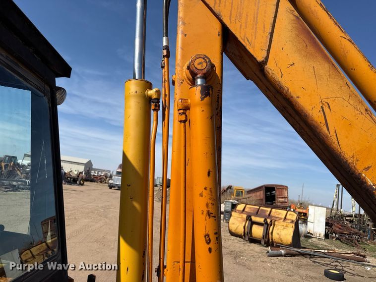 image for item DZ5261 Case backhoe