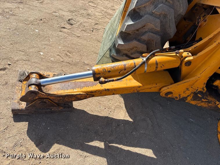 image for item DZ5261 Case backhoe