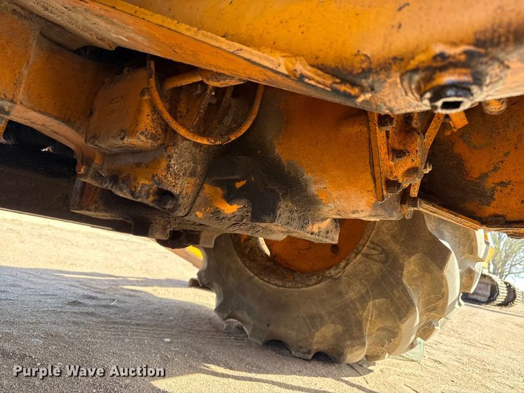 image for item DZ5261 Case backhoe