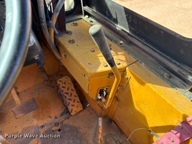 image for item DZ5261 Case backhoe