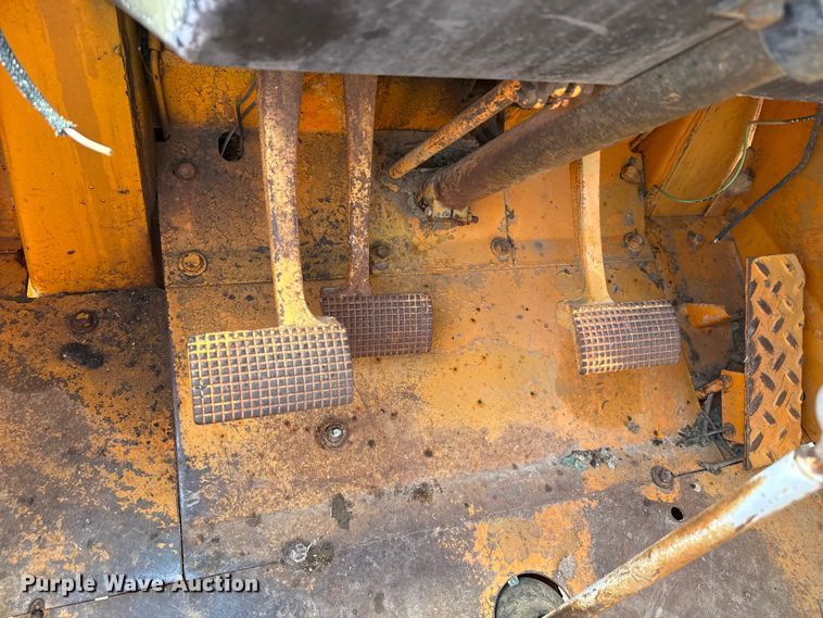 image for item DZ5261 Case backhoe
