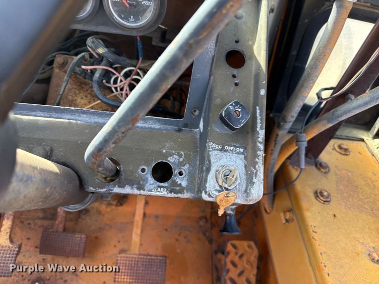 image for item DZ5261 Case backhoe