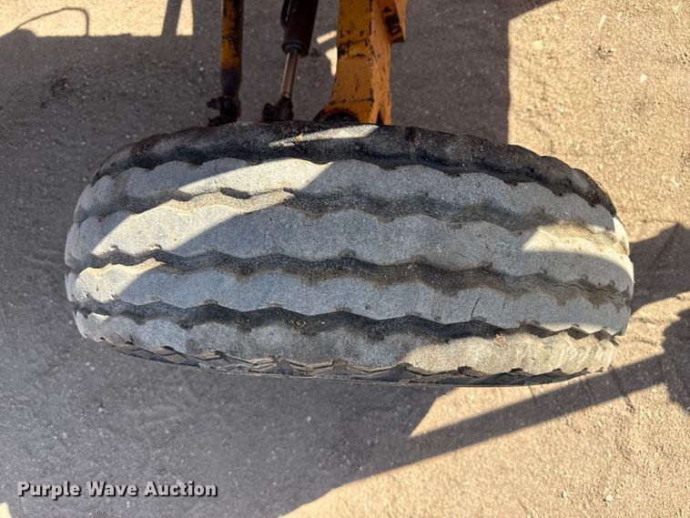 image for item DZ5261 Case backhoe