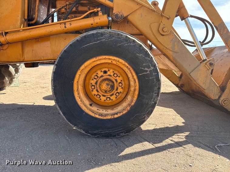 image for item DZ5261 Case backhoe