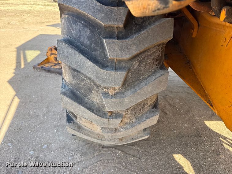 image for item DZ5261 Case backhoe