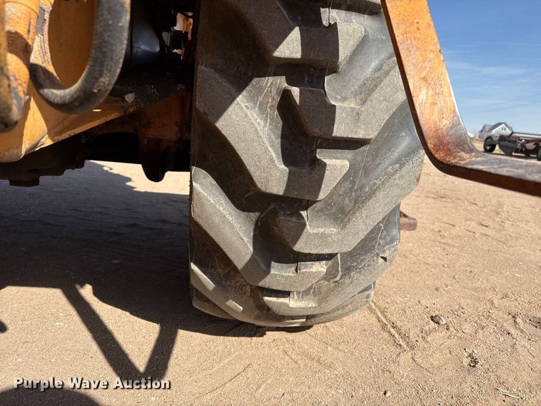 image for item DZ5261 Case backhoe