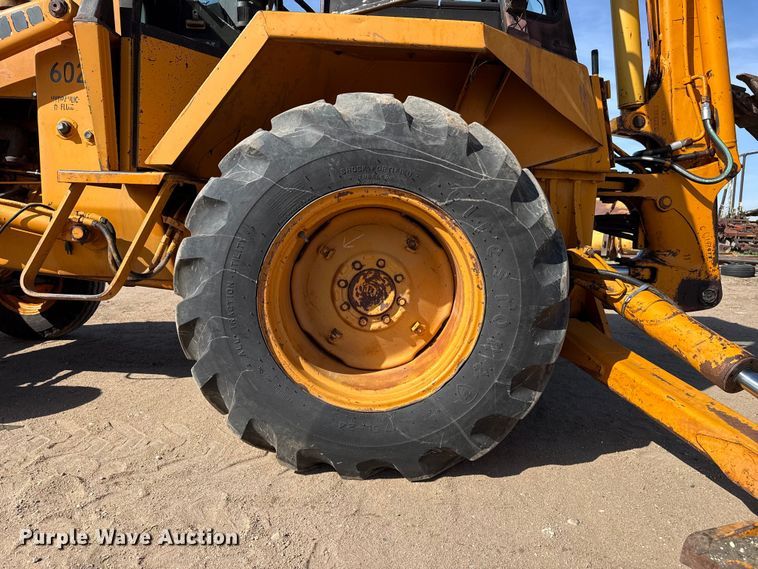 image for item DZ5261 Case backhoe