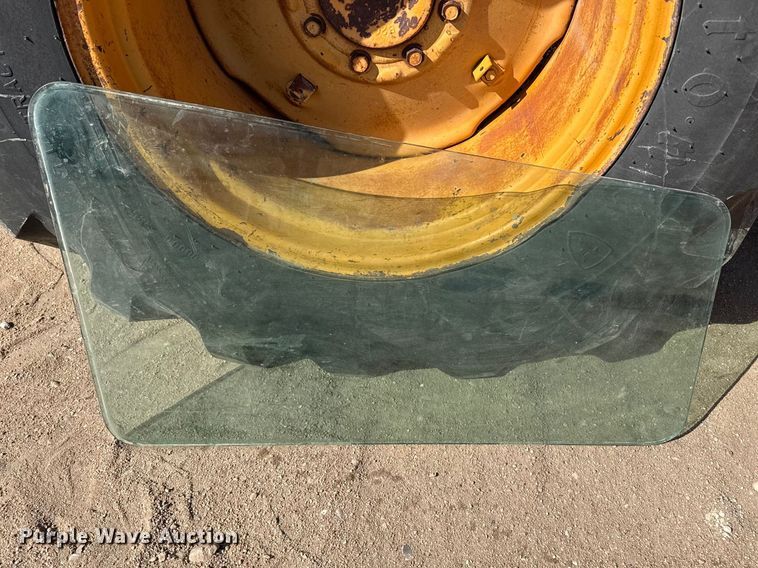 image for item DZ5261 Case backhoe