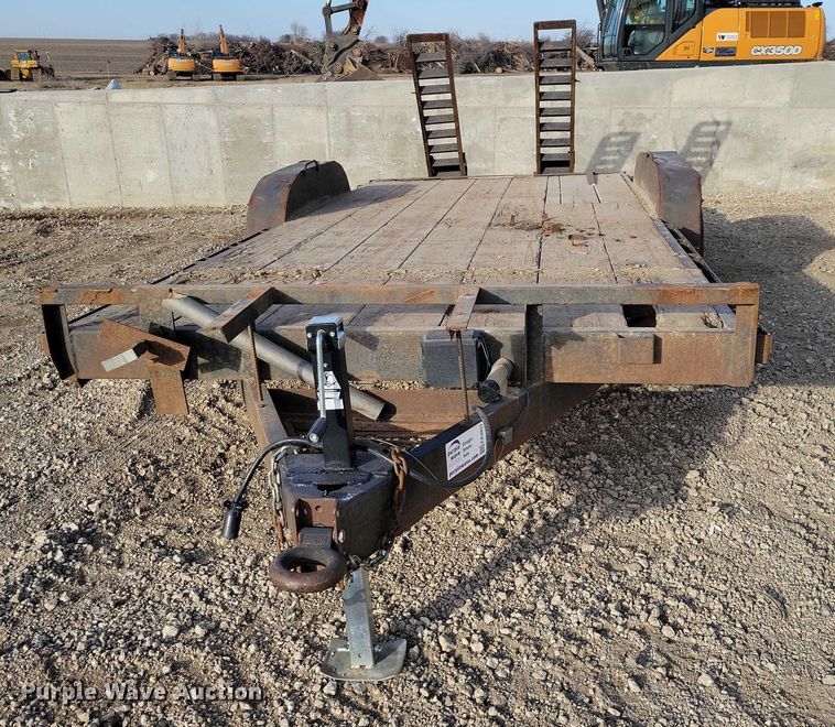 image for item EA2837 1999 LOAD TRAIL equipment trailer