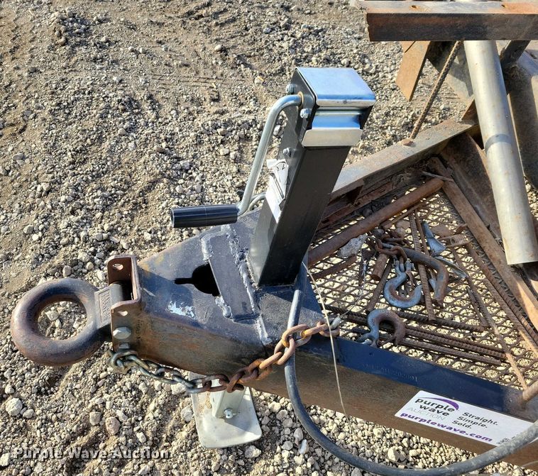 image for item EA2837 1999 LOAD TRAIL equipment trailer